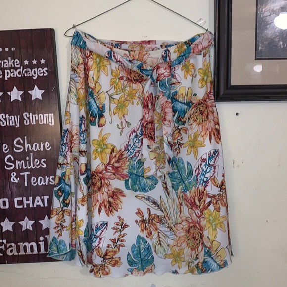 Womens floral skirt by D.E.A. New York - Picture 1 of 2